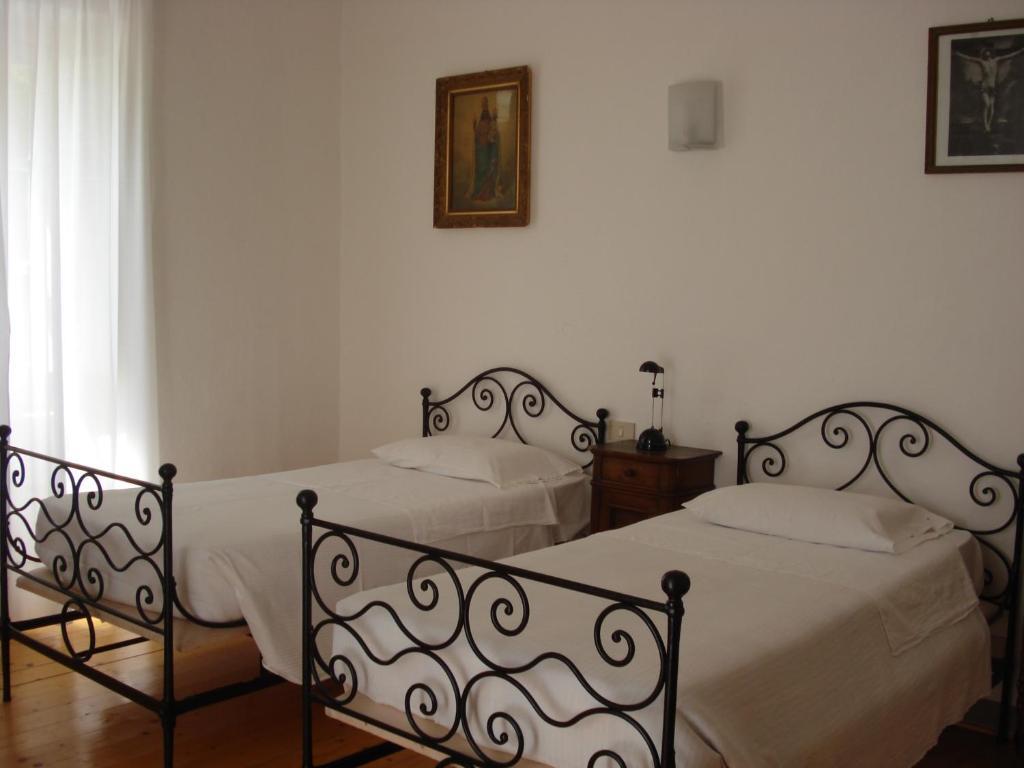 Hostel Santuario Di Oropa Biella Zimmer foto